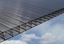 A jövő anyaga: polikarbonát lemezek sokszínű világa polikarbonát